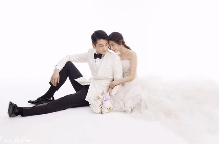 Bộ ảnh cưới được họ tung ra trước ngày cưới 1 ngày.