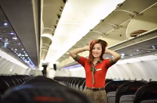 Hiện Lan Anh đang là tiếp viên hàng không hãng Vietjet Air.