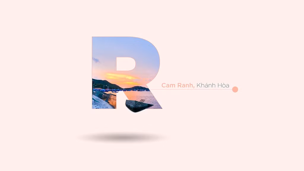 Cam Ranh tiếng Chăm, Ê Đê là Kăm Mran có nghĩa là bến tàu thuyền, là một thành phố thuộc tỉnh Khánh Hòa. Cam Ranh được xem là vịnh tự nhiên tốt nhất Đông Nam Á, nơi hội tụ những điều kiện hết sức thuận lợi cho phát triển dịch vụ cảng biển và du lịch.