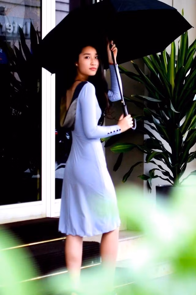 Với chiều cao 1,73 m, khuôn mặt xinh xắn, Đặng Hoàng Phương là một trong những thí sinh tiềm năng vòng sơ loại của cuộc thi. Cô gái sinh năm 1996 hiện theo học trường Pace University Of Technology, New York, Mỹ. 9X tham gia cuộc thi nhằm có cơ hội tham gia các hoạt động từ thiện, gặp gỡ, kết bạn và học hỏi thêm từ bè bạn 5 châu.