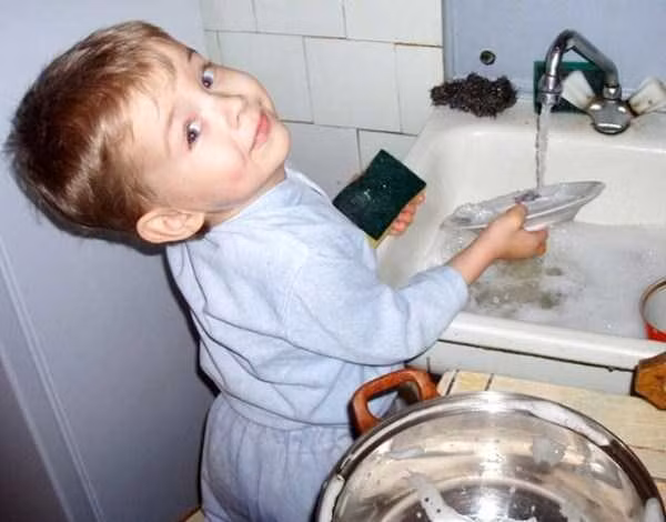 Rửa bát là chuyện nhỏ.