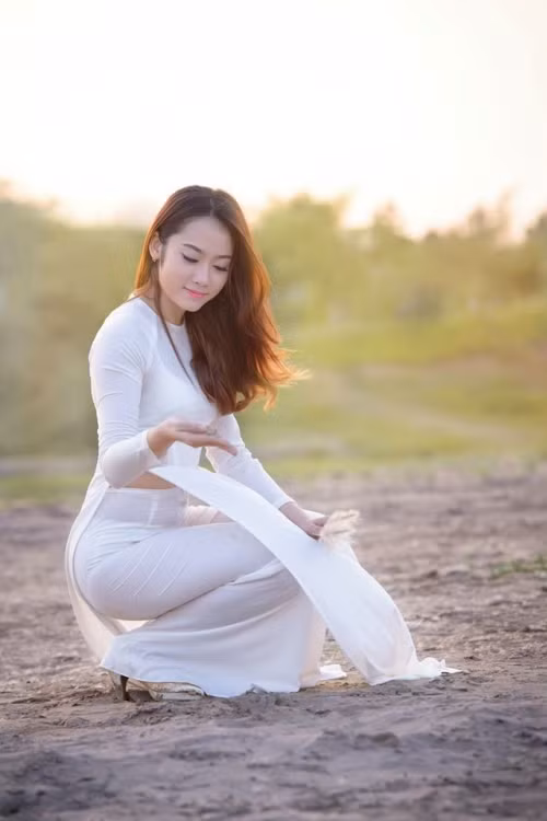 Chia sẻ với PV, Kệt Kê Sỏn cho biết, kể từ khi giành được giải Á khôi 2 Tài hoa duyên dáng Dược 2014, cô gái này không tham gia bất kỳ hoạt động chụp mẫu nào và bộ ảnh này là bộ ảnh mới nhất của cô.