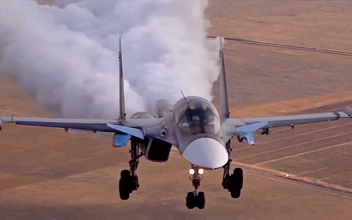 Hơn nữa, các quan chức Ukraine khẳng định đã tiêu diệt thêm hai máy bay chiến đấu khác của Nga vào đêm Giáng sinh. Ngay trong đêm 24/12, Bộ Tổng tham mưu Ukraine tuyên bố rằng lực lượng phòng không của họ đã vô hiệu hóa thành công một máy bay Su-30 và một máy bay Su-34 của Nga.