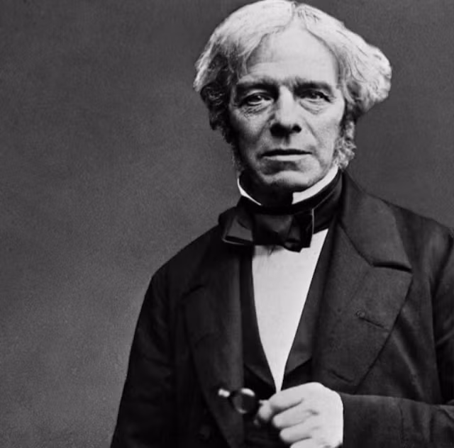 Năm 14 tuổi, Faraday học việc ở cửa hiệu đóng sách và bán sách. Ông làm việc tại đây trong 7 năm và có cơ hội đọc nhiều loại sách. Trong số này, ông đặc biệt yêu thích sách về triết học, vật lý học và hóa học.