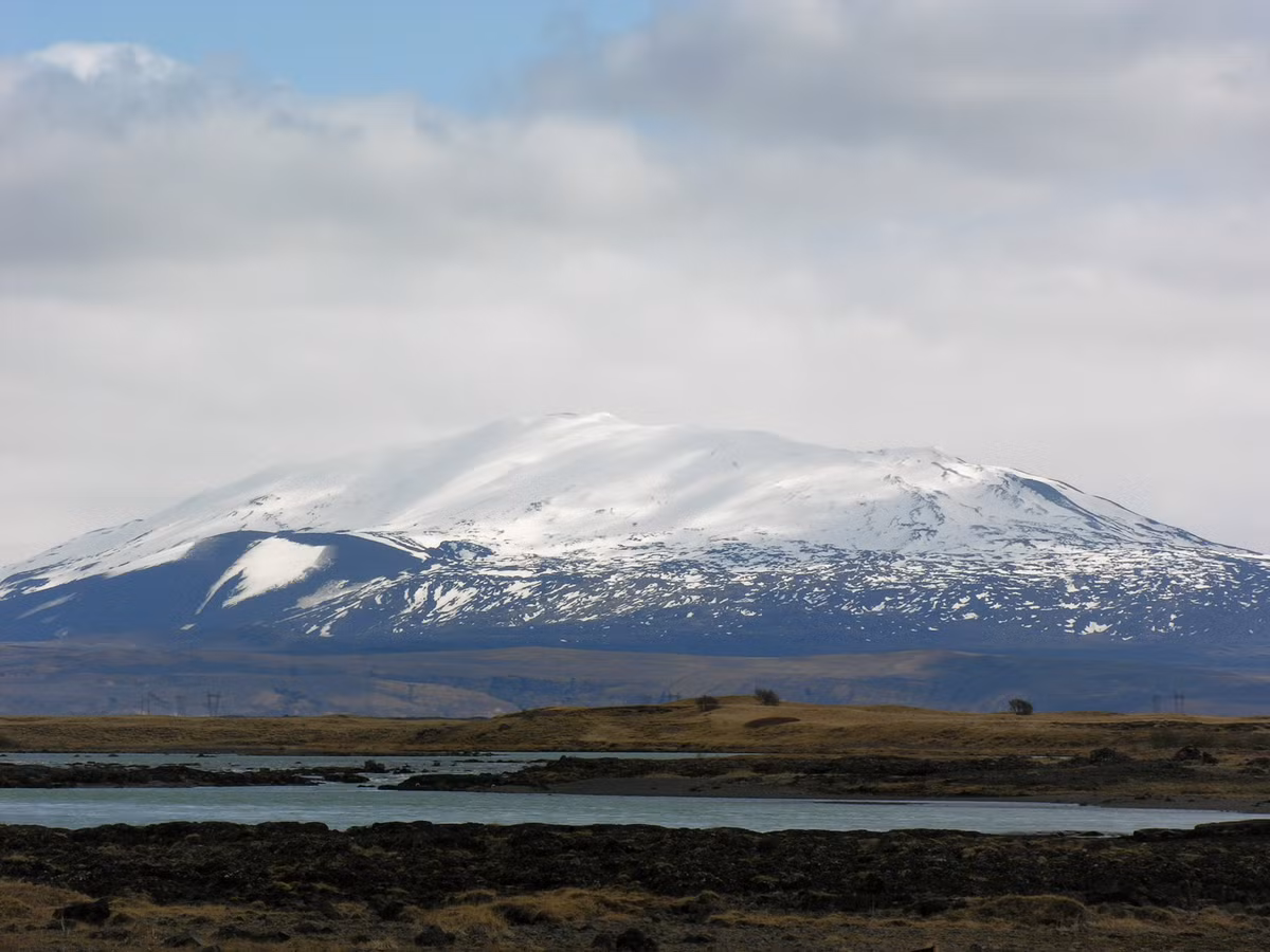Hekla là một trong những núi lửa hoạt động mạnh nhất tại Iceland. Trong khoảng 1.000 năm qua, núi lửa Hekla đã phun trào dữ dội hơn 20 lần.
