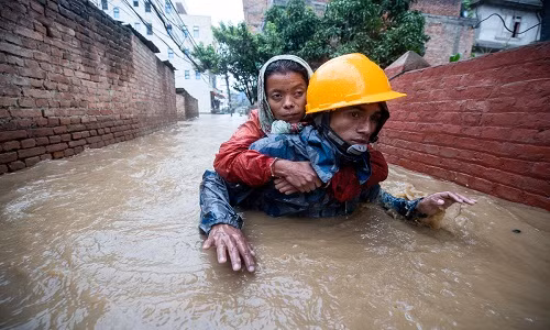 Hai hung lu quet o Nepal khien hang chuc nguoi thiet mang