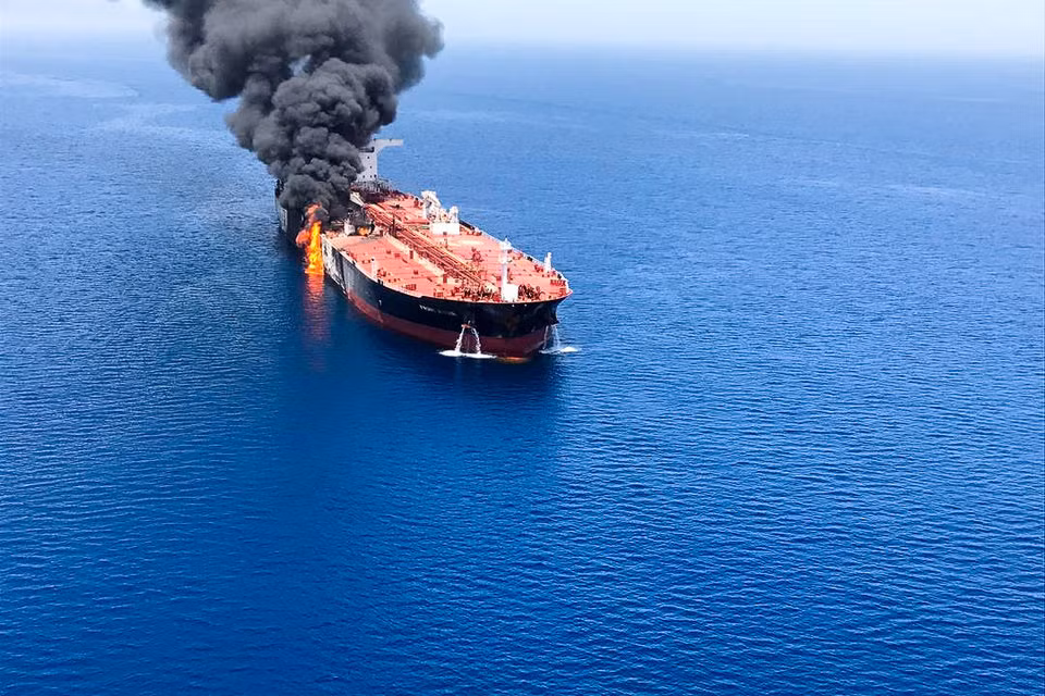 Ngày 13/6, Mỹ tố Iran thực hiện các vụ tấn công nhằm vào hai tàu chở dầu trên Vịnh Oman, tuy nhiên, phía Tehran thẳng thừng bác bỏ cáo buộc này của Washington.
