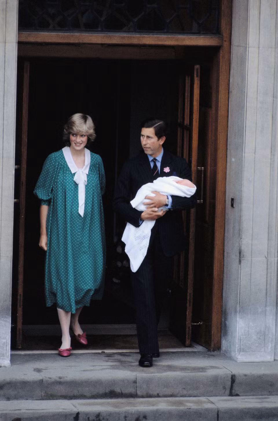 Hoàng tử William, con trai của Thái tử Charles và Công nương Diana, sinh ngày 21/6/1982.