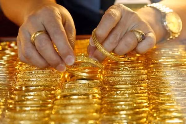 Không may cho tên trộm, sau khi biết sự việc, anh Tuân ngay lập tức trình báo sự việc tới cơ quan công an, đối tượng Lý Văn Minh nhanh chóng bị bắt giữ. Tháng 5/2017, Minh bị phạt 6 năm tù giam cho hành vi trộm cắp tài sản của mình. Ảnh minh họa.