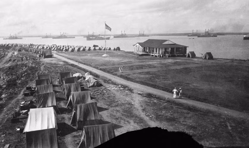 Quân đội Mỹ dựng trại ở Deer Point, vịnh Guantanamo, Cuba năm 1923.