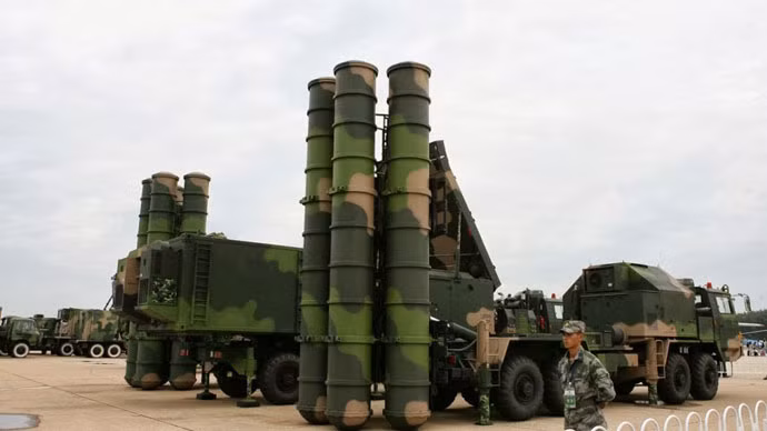 Trung Quoc trien khai ten lua HQ-9 gan Kashmir