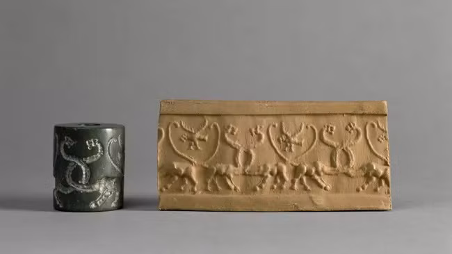 Một nghiên cứu mới công bố trên tạp chí Antiquity cho thấy hệ thống chữ viết sớm nhất thế giới chịu ảnh hưởng của các ký hiệu dùng trong thương mại.