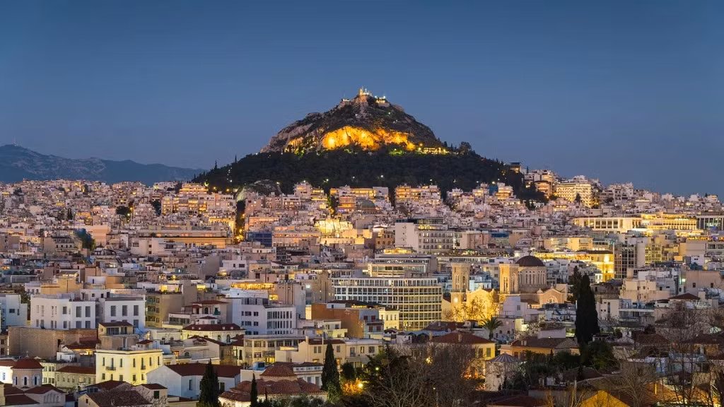 Athens hiện là thủ đô và thành phố lớn nhất của Hy Lạp. Theo các nhà nghiên cứu, thành phố cổ xưa này được xây dựng từ khoảng 7.000 năm trước. Ảnh: George Pachantouris/Getty Images.
