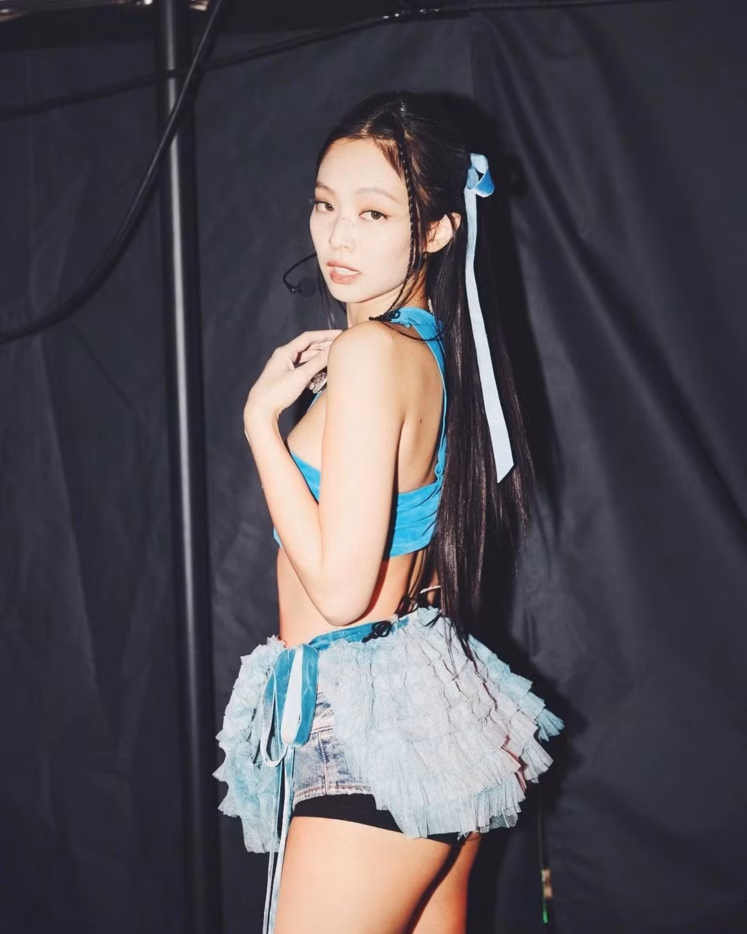 “Những ngày này BlackPink bị làm sao vậy?”, “Đúng là họ trông dễ thương và xinh xắn trong những bộ trang phục này, nhưng tôi nghĩ nó không ổn.