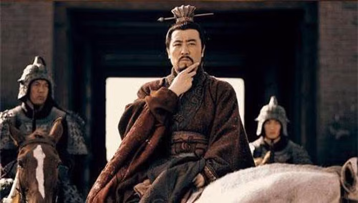 Vi quan su tai ba nua tung khuyen Tao Thao giet Luu Bi