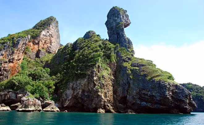 Chính những điều hấp dẫn này đã khiến rất nhiều du khách "phải lòng" đảo Koh Kai và quyết định đến đây nghỉ dưỡng, vui chơi thỏa thích và tránh sự ồn ào.