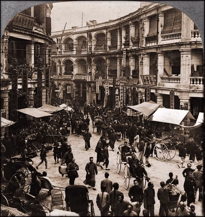 Dòng người tấp nập trong những ngày đầu năm mới ở Hong Kong năm 1902.