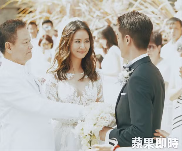 Hinh anh chua tung duoc tiet lo trong dam cuoi cua Lam Tam Nhu-Hinh-2