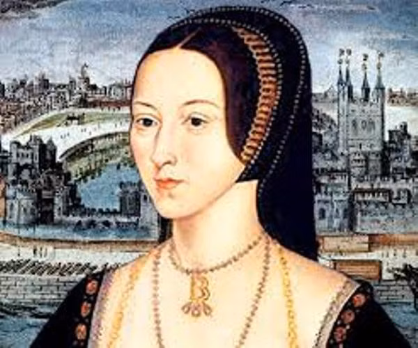 Do vấp phải sự phản đối từ Vatican nên vua Henry VIII tuyên bố tách giáo hội Anh ra khỏi giáo hội công giáo La Mã. Theo đó, ông hoàng nước Anh ly hôn hoàng hậu Catherine xứ Arago. Không lâu sau, ông cưới và phong tước hoàng hậu cho Anne Boleyn vào năm 1553.