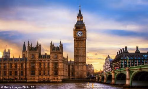  Tháp đồng hồ Big Ben trở thành điểm thu hút khách du lịch nổi tiếng Vương quốc Anh. Nằm ở thủ đô London, công trình mang tính biểu tượng này ẩn chứa bí mật mà ít người biết đến.