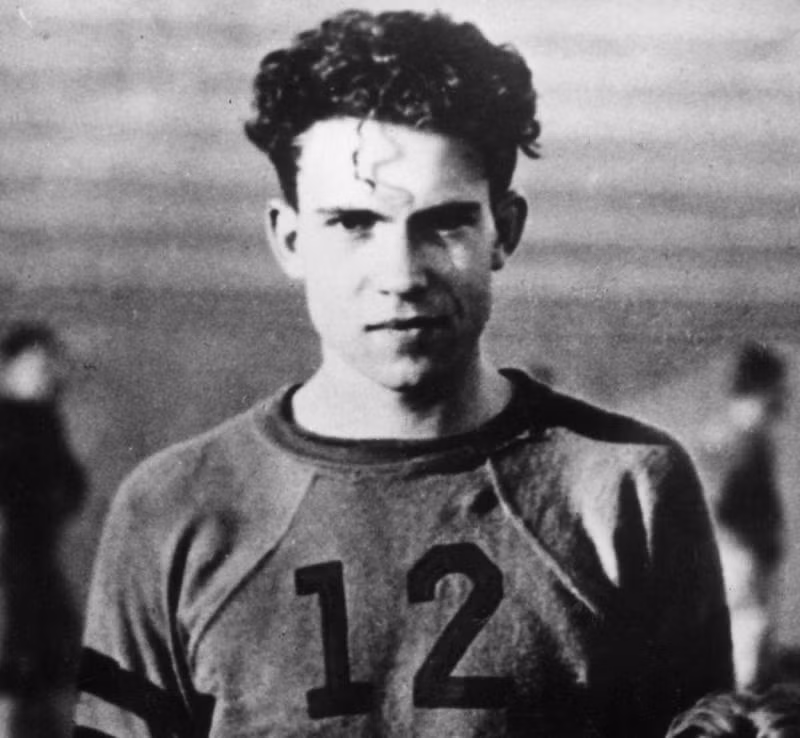 Năm 17 tuổi, Tổng thống Mỹ Richard Nixon là một chàng trai đam mê thể thao và có ngoại hình cuốn hút.