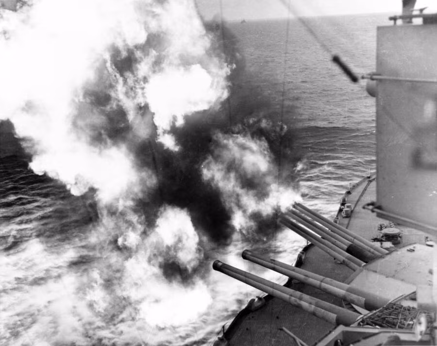 USS Nevada là tàu chiến có nhiều đặc điểm nổi trội, trong đó 4 đặc tính của nó xuất hiện trên tất cả các thiết giáp hạm của Mỹ sau này.