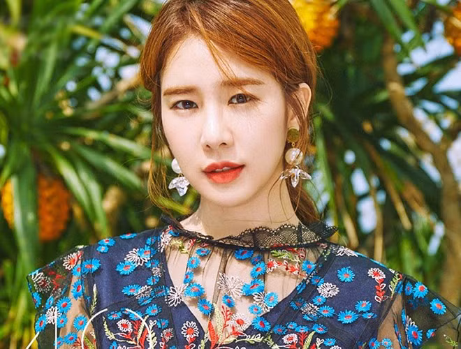 Bước sang tuổi 38, Yoo In Na ngày càng xinh đẹp và thành công hơn. Cô được nhiều phụ nữ Hàn Quốc coi là mẫu hình lí tưởng để theo đuổi và học hỏi.