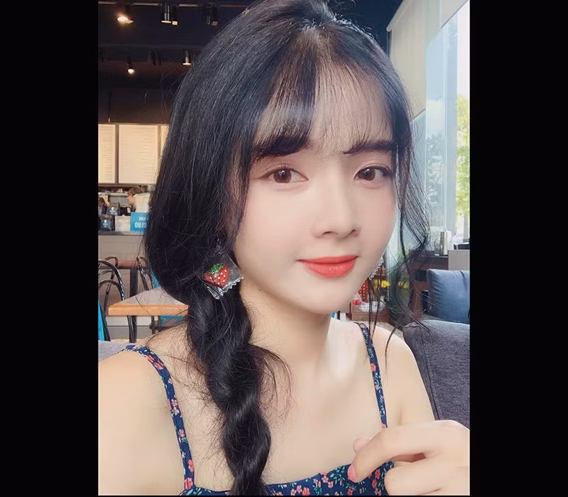 Cận cảnh nhan sắc không tuổi của nữ diễn viên trẻ đang được cộng đồng mạng hết sức mến mộ và theo dõi từng ngày.