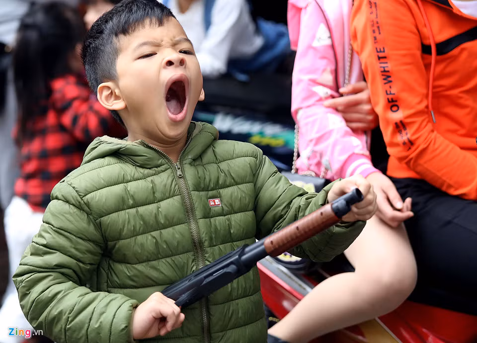 "Dùng những đồ chơi có tính giáo dục cao sẽ tạo cho trẻ nhỏ các thói quen có ích, tâm tính cũng hiền hòa hơn", một chuyên gia tâm lý nhận định.