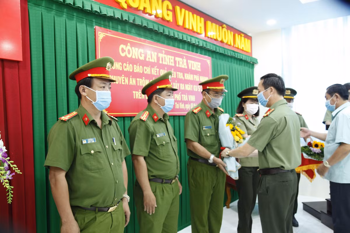 Vu trom 5 ty nha nguyen GD so GTVT: Lay tien mua vang tang nguoi than-Hinh-2