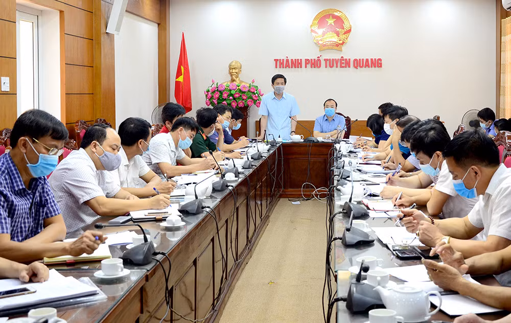  3. Tuyên Quang: Trên địa bàn tỉnh hiện có 47 ca F1, trong đó 05 ca F1 đã có kết quả xét nghiệm âm tính lần 2, 42 ca F1 có kết quả xét nghiệm âm tính lần 1. 47 trường hợp F1 đã được cách ly tập trung theo quy định.Trên địa bàn tỉnh Tuyên Quang chưa ghi nhận ca bệnh dương tính COVID-19.