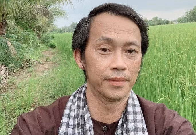  Xuất hiện đơn đề nghị thu hồi danh hiệu NSƯT của Hoài Linh: Thanh tra Bộ Văn hóa, Thể thao và Du lịch vừa có công văn gửi Sở Văn hóa và Thể thao TP.HCM, chuyển đơn của bà N.T.T.H đề nghị xem xét thu hồi danh hiệu nghệ sĩ ưu tú của nghệ sĩ Hoài Linh, đồng thời cấm sóng các chương trình có sự xuất hiện của nghệ sĩ này. 