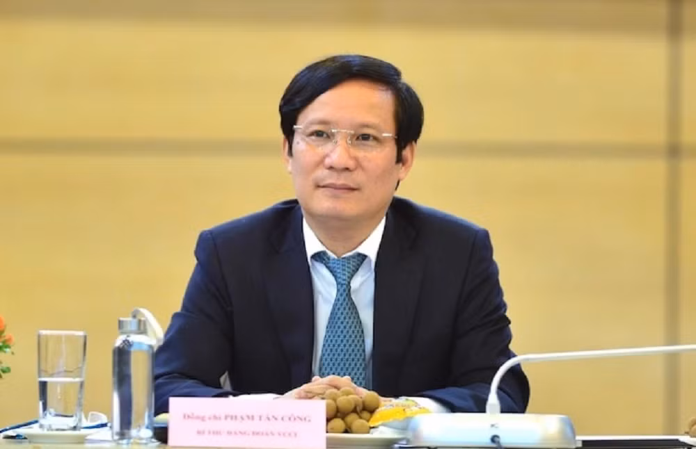 Kỷ niệm Ngày Doanh nhân Việt Nam (13/10): Doanh nhân tiên phong kiến tạo Việt Nam bền vững - Hình 11 Ky niem Ngay Doanh nhan Viet Nam (13/10): Doanh nhan tien phong kien tao Viet Nam ben vung-Hinh-11