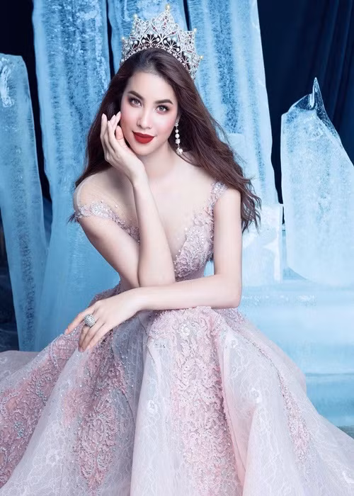 Trên mạng xã hội, có tin đồn bạn trai Phạm Hương là Bobby Phước Trần, CEO của một công ty sáng lập, điều hành trên nhiều lĩnh vực xuất - nhập khẩu hàng hóa, xe hơi từ Mỹ sang châu Á, khu nghỉ dưỡng, đầu tư hỗ trợ các doanh nghiệp mới thành lập. Bobby Phước Trần từng ly hôn và có hai con riêng. Ảnh: Instagram Phạm Hương.