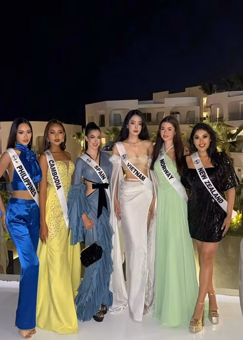 Khánh Linh gợi cảm, nổi bật nhờ chiều cao 1m77 bên các đại diện Philippines, Campuchia, Tây Ban Nha, Na Uy và New Zealand. Ảnh: FB Bùi Khánh Linh.