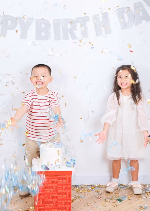Hà Hồ chia sẻ, Lisa và Leon chỉ đón sinh nhật ấm áp bên gia đình. Ảnh: FB Hồ Ngọc Hà.