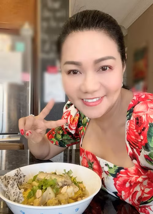 Ngọc Huyền chăm đăng tải hình ảnh nấu ăn. Cô thường chọn món Việt khi nấu ăn cho gia đình. Ngọc Huyền chia sẻ, cô học nấu nướng từ mẹ ruột. Ảnh: FB Ngọc Huyền.