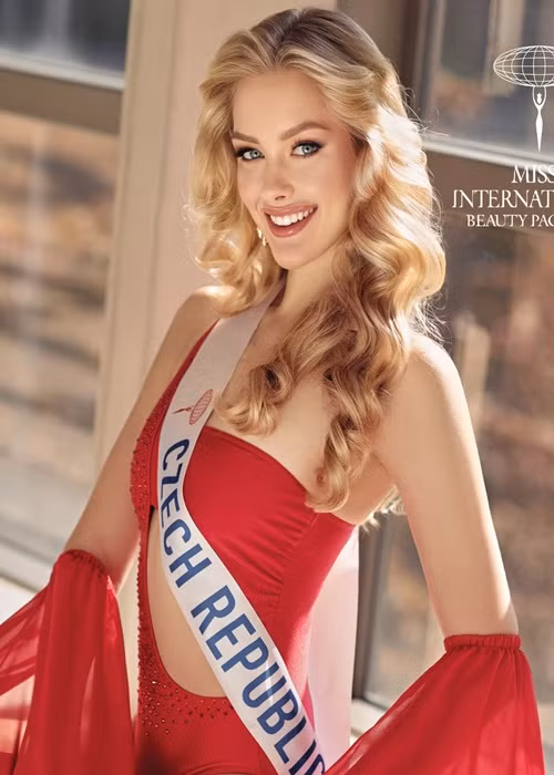 Chung kết Miss International 2024 diễn ra vào chiều nay (ngày 12/11) tại Nhật Bản. Trước giờ G, chuyên trang sắc đẹp Missosology đưa ra bảng dự đoán top 20 cuộc thi. Đại diện CH Czech - Alina Dementjeva được dự đoán đăng quang. Ảnh: Fanpage Miss International.