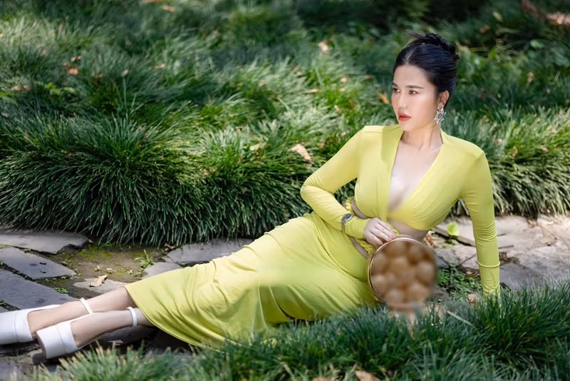 Chị gái Ngọc Trinh chiều cao khiêm tốn nhưng lại có số đo ba vòng chuẩn.