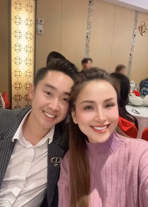 Diễm Hương chia sẻ, trong nhà, Thanh Duy là đầu bếp chính. Chồng nàng hậu thậm chí không ngại vào bếp nấu đồ ăn lúc đêm khuya cho vợ.