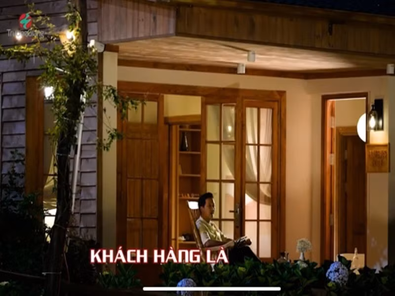 Gia đình Trường Giang - Nhã Phương nghỉ dưỡng ở căn villa tại Đà Lạt. Ảnh chụp màn hình.