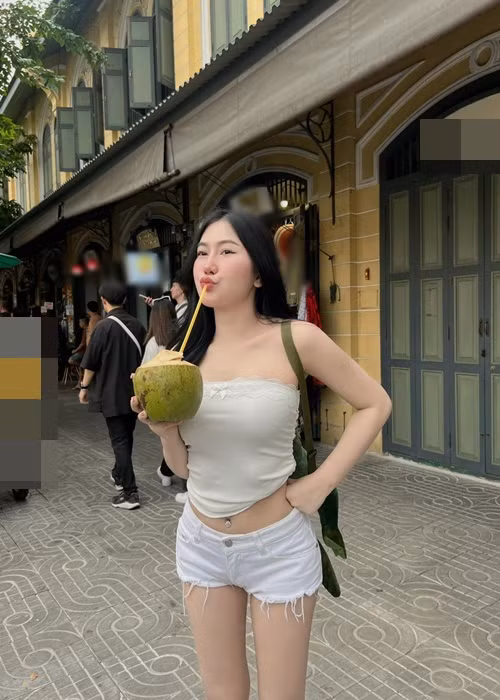 Mỗi bài đăng của cô nàng thu hút đến chục nghìn lượt người tương tác.
