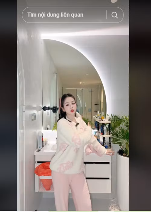 Nữ DJ sống thảnh thơi trong biệt thự sang chảnh. Ảnh: TikTok Mie.