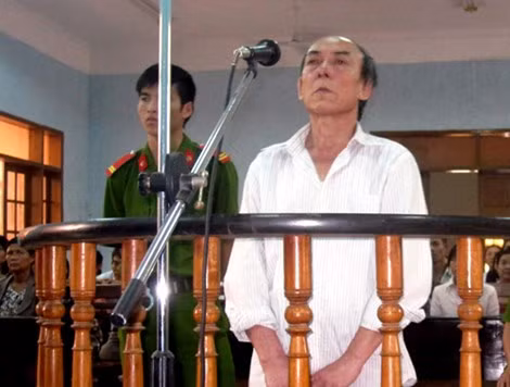 Hanh vi hiep dam tre em cua hai lao de gia hang xom-Hinh-2