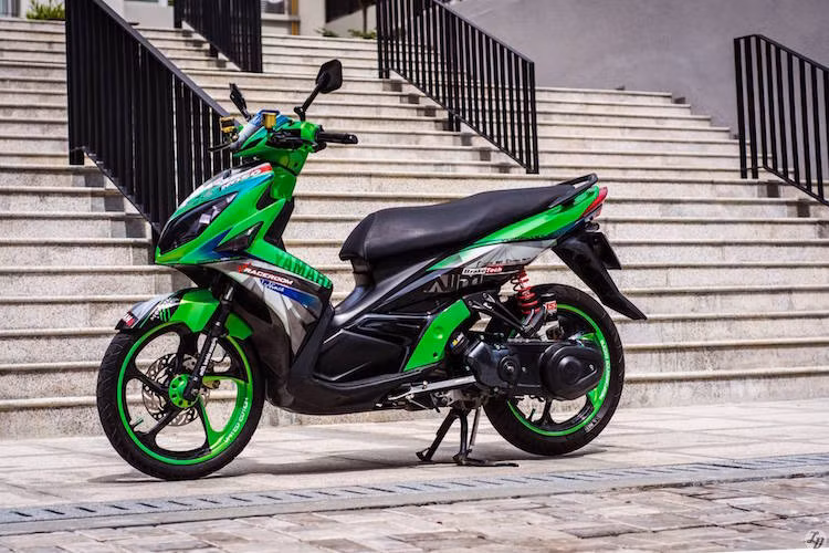 Ra mắt từ năm 2008 nhưng chiếc xe ga Yamaha Nouvo thế hệ thứ 4 vẫn còn được dân chơi xe tại Việt Nam và Đông Nam Á ưu ái nhờ thiết kế thể thao cùng động cơ hoàn toàn mới.