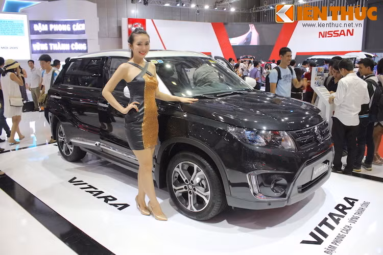 Tại Việt Nam, giá niêm yết chính hãng của Vitara thế hệ mới là 730 triệu đồng. Với mẫu xe này, Suzuki Việt Nam hy vọng rằng sẽ có thể bán được trên 100 xe mỗi tháng. Các đối thủ chính của Vitara tại Việt Nam là Hyundai Creta, Mitsubishi Outlander Sport và "lính mới" Renault Duster.