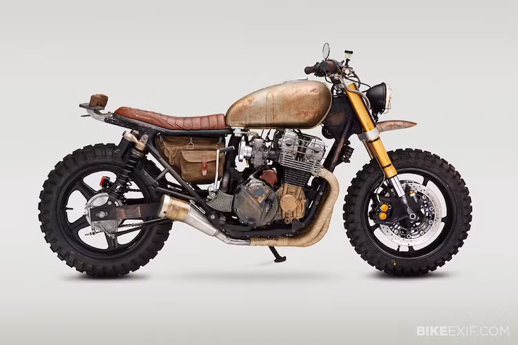 Honda CB750 Nighthawks Daryl Dixon: Có vẻ ngoài "bẩn thỉu", nhưng chiếc CB750 của xưởng Classified Moto lại là một "ngôi sao" thực sự khi đã cùng xuất hiện bên diễn viên Norman Reedus trong loạt phim The Walking Dead.
