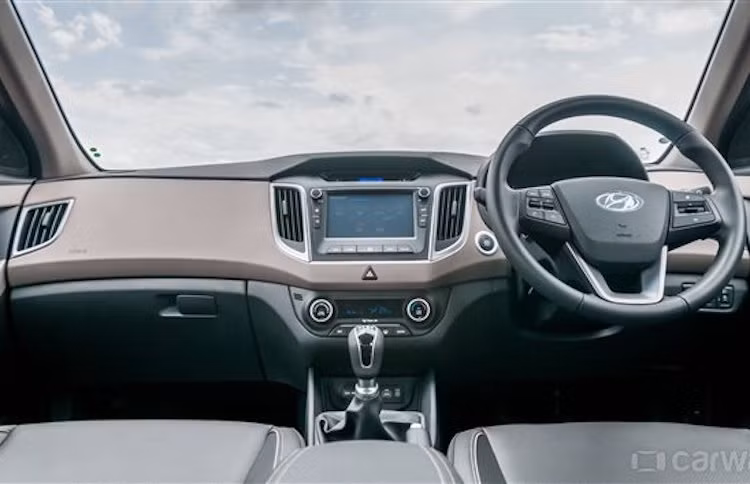 Cabin có thiết kế tương tự như "đàn anh" Santa Fe, với các trang bị cao cấp trong phân khúc.