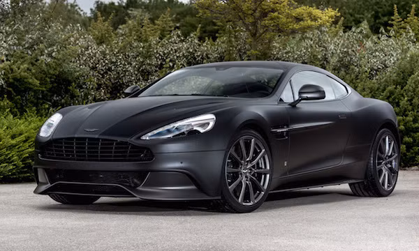 Doanh nhan chiu choi dat hang 7 chiec Aston Martin “sieu doc”