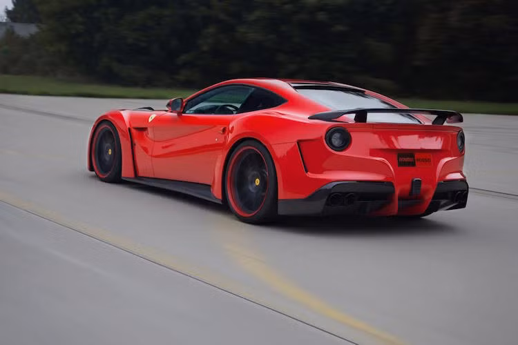 Sau khi nâng cấp, khối động cơ V12 6.3l nạp khí tự nhiên của F12Berlinetta đã có công suất lên tới 781 mã lực cùng mô-men xoắn cực đại 722 Nm.